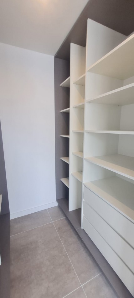 Piso de 3 ambientes Plaza Mitre
