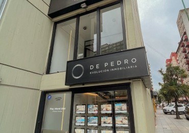 Local/Oficina a metros de la costa con cocina, patio y deposito